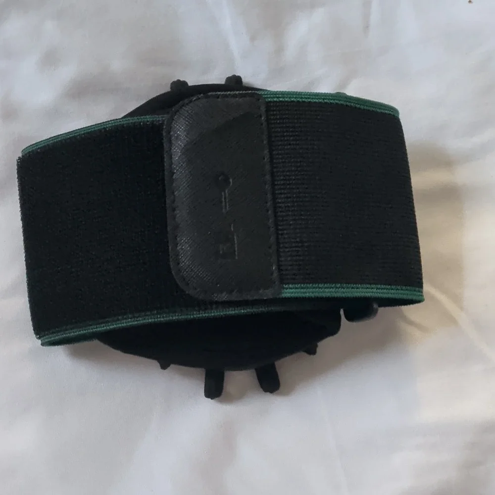 iRUNME Universal Cell Phone Armband w/ Hook & Loop, 360° Protection, Black/Green